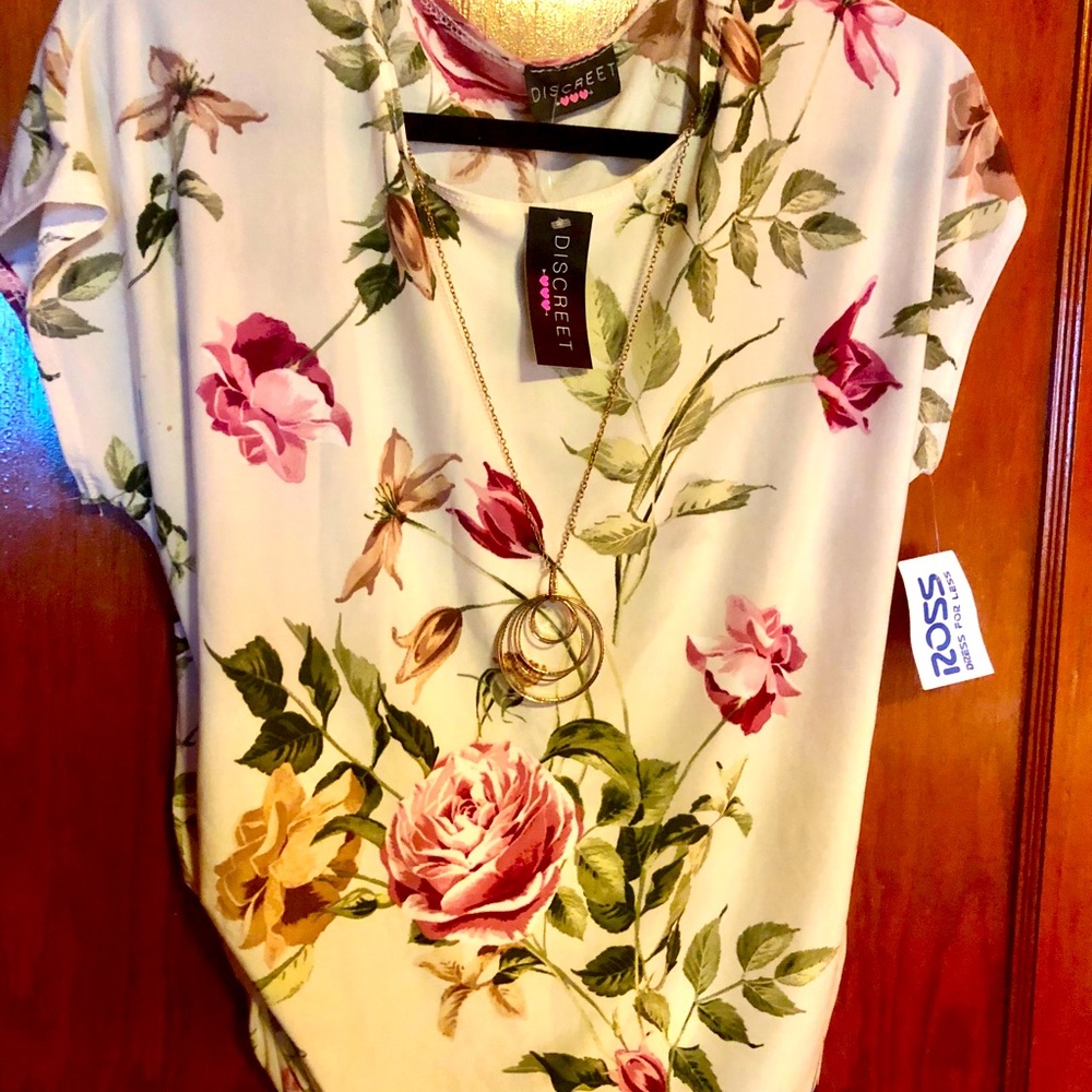 New with tags floral blouse size large